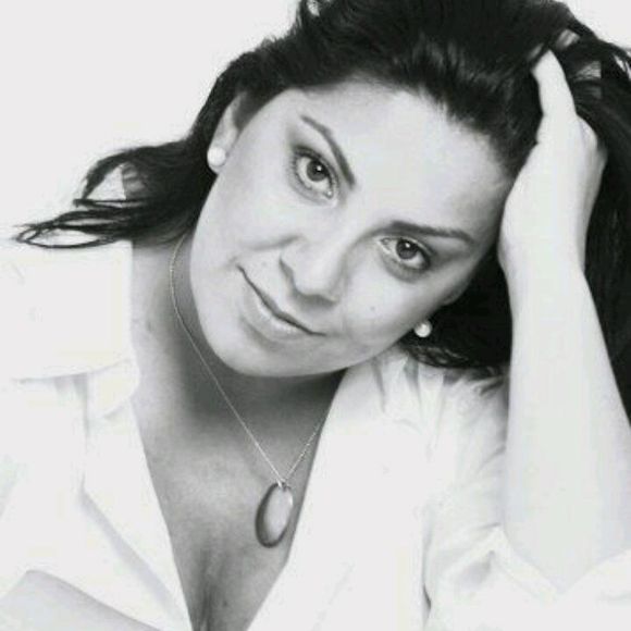 Meet your Posher, Flavia - Picture 1 of 1